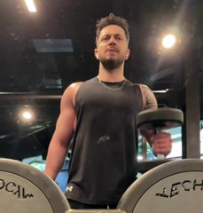 Murat Boz'dan 'Çilekeş' paylaşım. Fonda İbrahim Tatlıses çaldı