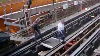 Metro raylarına düşen görevli elektrik akımına kapılarak öldü