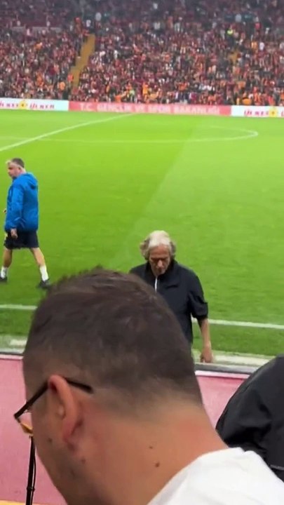 Derbide Fenerbahçe 1-0 yenikken Jesus'un kahkaha attığı anlar taraftarı çıldırttı. Gerçek ortaya çıkınca daha sinirlendiler