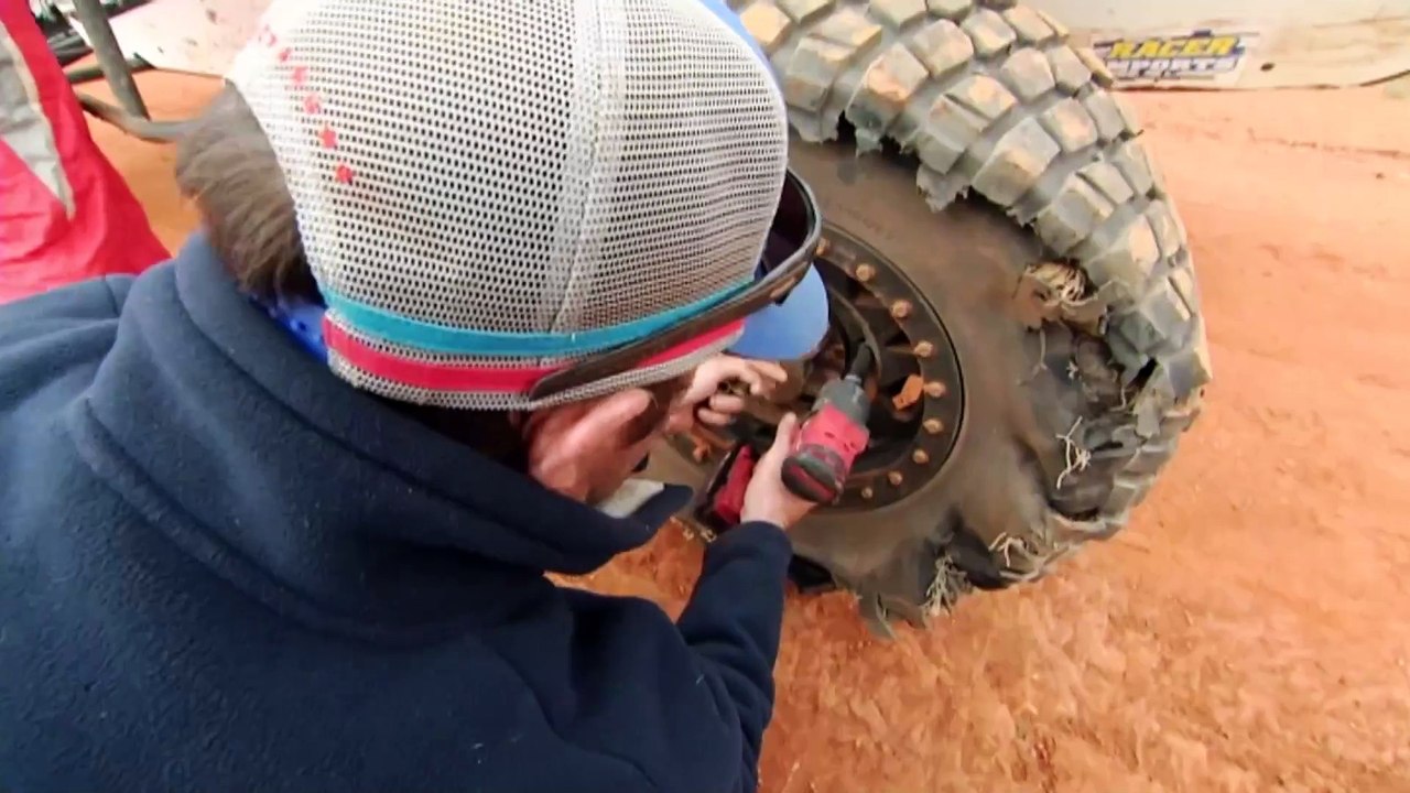 Finke Desert Race 2024 competitors prepare for Australia's toughest off-road contest