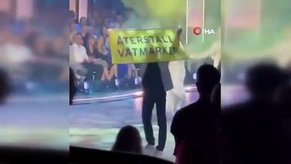 Canlı yayında iklim protestosu