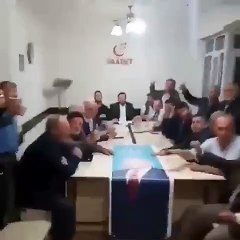 Saadet Partisi’nden Kılıçdaroğlu’na tam destek. Ellerini masaya vurarak bağırdılar