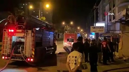 Alev topuna dönen palmiye ağaçları korkuttu