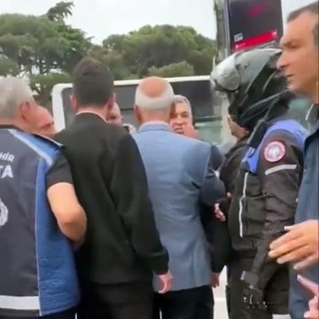 İBB İmar Müdürü'nün kaçak kafelerin yıkımı sırasında kafe sahipleri tarafından darbedildiği anların görüntüleri ortaya çıktı