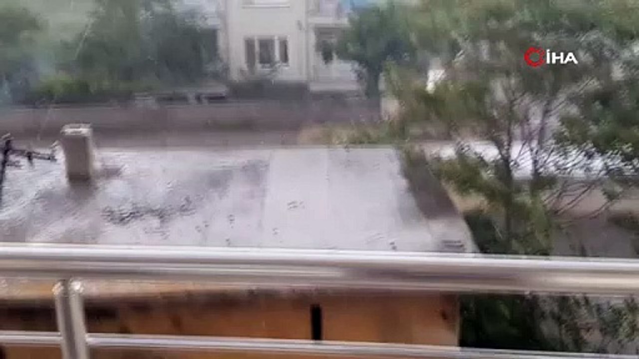 Çorum’u sağanak vurdu. Tarım alanları zarar gördü