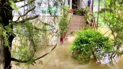 Bosna Hersek ve Hırvatistan'da şiddetli yağışlar sele neden oldu