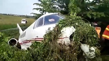 Endonezya'da özel uçak pistten çıktı yürekler ağza geldi