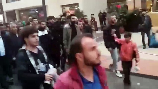 CHP standına saldıran AKP'lilere İl başkanı liderlik etmiş. CHP milletvekili adayı yumruklandı