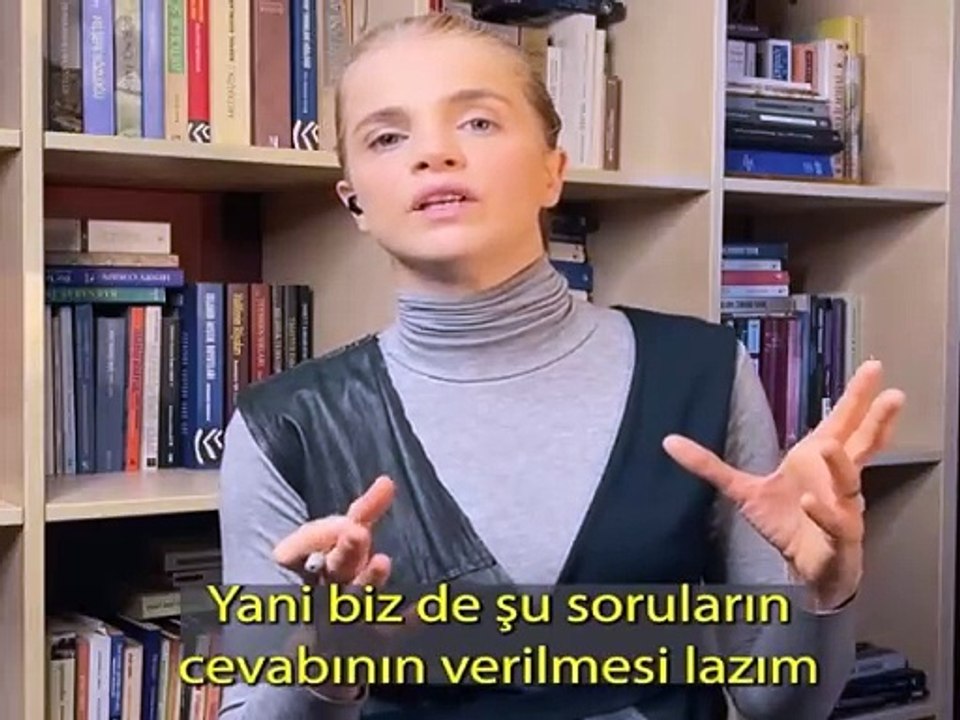 Girmediği din kalmayan Yunan ile evlenip boşanan Tuğçe Kazaz derin siyasi bilgisi ile akıl verdi