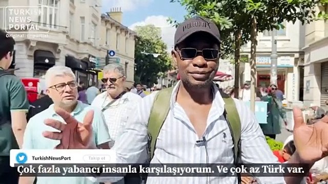 Ugandalı müzisyenin İstiklal Caddesi sevinci: Çok az Türk var bu harika bir şey