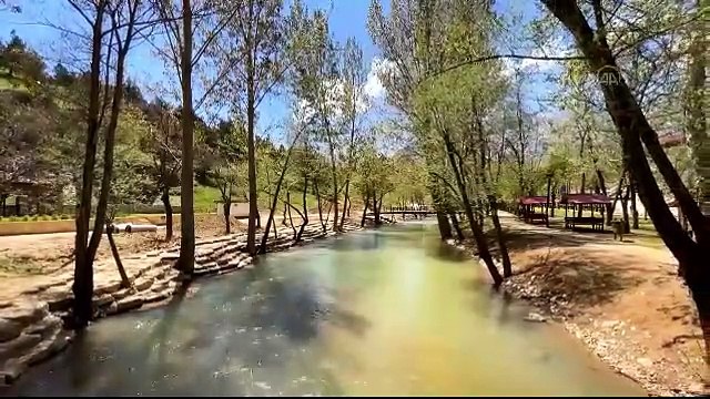 Rengi değişen Yeşilgöz Gölü eski haline dönüyor