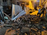Fatih'te 2 katlı tarihi bina kısmen çöktü