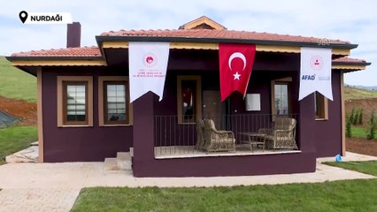 Bakan Kurum paylaştı: İşte deprem bölgesinde inşa edilen köy evleri