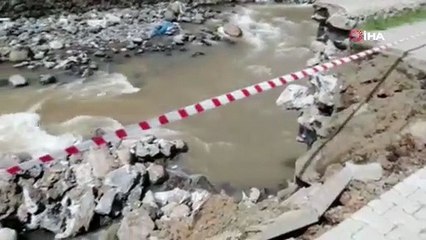 Azgın dere istinat duvarını çökertti