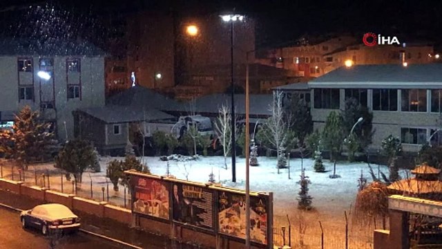 Erzurum’da kar kalınlığı 40 santimetreye ulaştı: Köy yolları ulaşıma kapandı