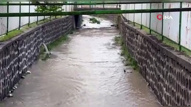 Güneşli havada şiddetli yağmur