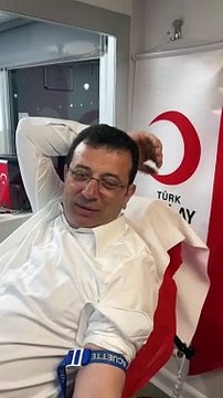 İmamoğlu kimsenin kan vermediği Kızılay’a kan verdi. Kızılay batırılma noktasına getirtilmişti