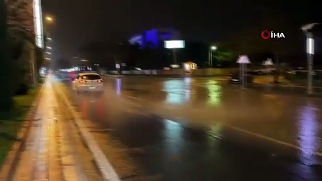 Elazığ’da sağanak yağışta yalın ayak yürüyüş
