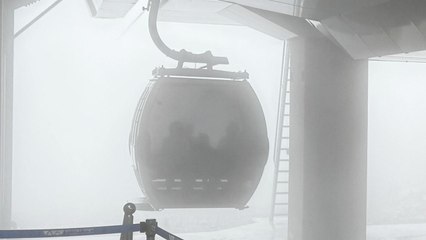 정선 가리왕산 케이블카 운행 중단...상부 정류장서 200여 명 발 묶여 / YTN