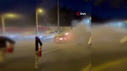 Seyir halindeki araç alevlere teslim oldu