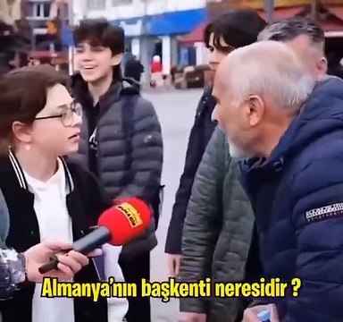 Ülkenin umudu gençler yaşlı adama böyle kapak yaptı. Vicdanı taş olmuş yaşlı adam gençlerden bakın ne istedi