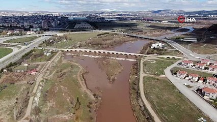 Kızılırmak mevsim yağışlarıyla coştu. Geçen yıl kurumak üzereydi
