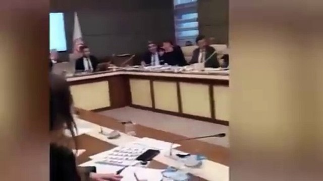 Meclis'te büyük skandal. AKP'li vekil CHP'li vekile su fırlatıp küfür etti