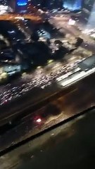 İsrail’de protestocuların açtığı bir pankart: Sonumuz Türkiye gibi olsun istemiyoruz