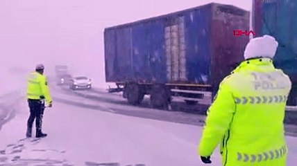 Sürücüler dikkat. Bolu Dağı'nda İstanbul yönü trafiğe kapandı
