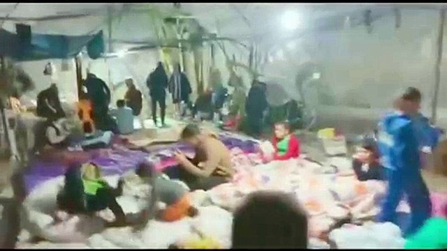 Mahsun Kırmızıgül Hatay'daki insanlık dramını paylaştı. Çoluk, çocuk 200 kişi çadırları olmadan yaşıyor