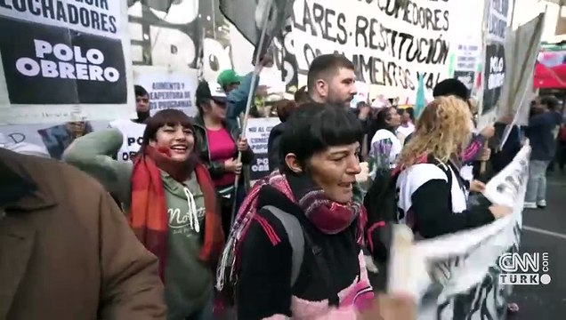 Arjantin'de hükümete tepki! Halk yeniden sokakta! ''Açlıktan ölüyoruz''