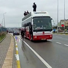 Erdoğan'ın lüks araç konvoyunu gören vatandaşın dili tutuldu