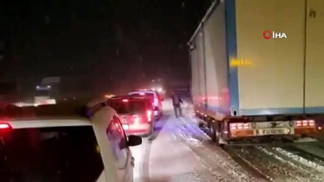 Malatya-Kayseri yolunda yoğun kar: Birçok araç mahsur kaldı