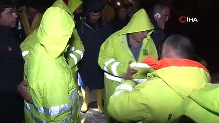 Selin vurduğu Şanlıurfa'da sağanak etkili oluyor: Sokaklar göle döndü