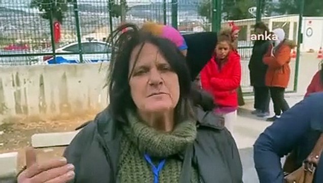 İzmir Bayraklı’da konteyner kentten çıkarılan depremzede isyan etti: Maaşım 6 bin lira kira 10 bin lira nasıl yaşayayım