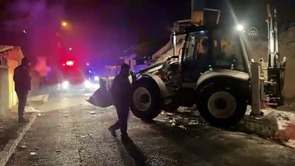 Depremden kurtuldular yangında öldüler