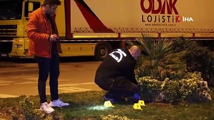 Yaya geçidinde silahlı bıçaklı kavga