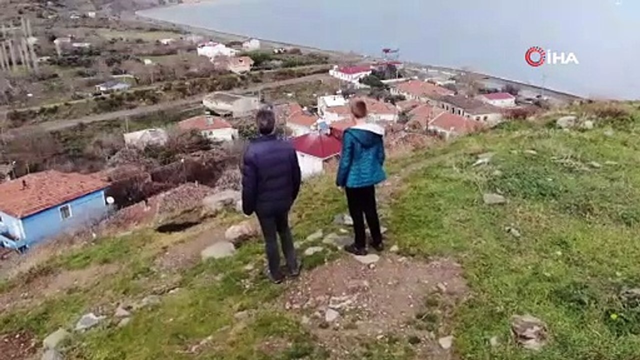 111 yıldır uyuyan canavar buradan karaya çıkıyor. Köylüler diken üstünde