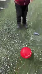 Türkiye yazılı topa vurmayan çocuğa Trabzonspor'dan sürpriz hediye