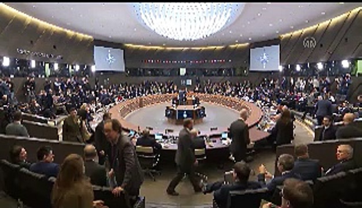 NATO toplantısı, Türkiye için saygı duruşuyla açıldı