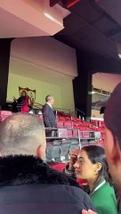 Ali Koç Sevilla'da Fenerbahçe taraftarıyla tartıştı. Konu: Dembele