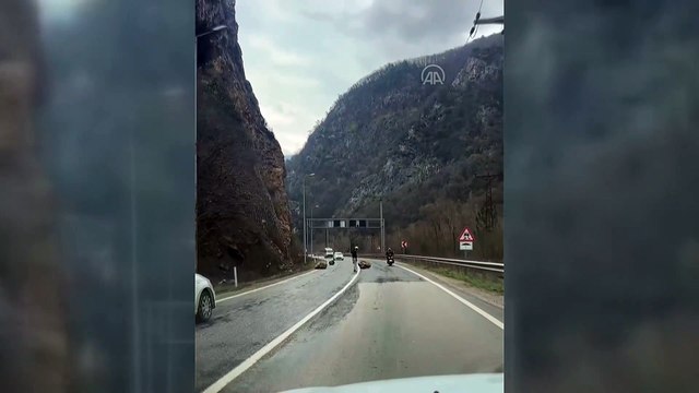 Karabük-Zonguldak kara yolunda heyelan