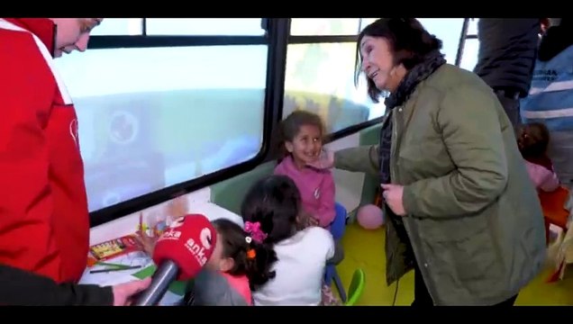 Kemal Kılıçdaroğlu 'Sevgili Eşim' başlığıyla paylaştı. Selvi Kılıçdaroğlu depremlerin etkilediği illeri ziyaret etti