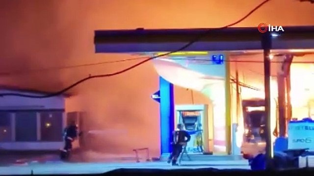 Akaryakıt istasyonu alev alev yandı