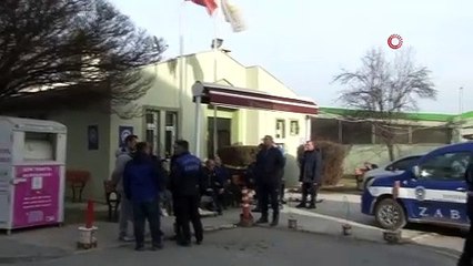 Zabıta memuru meslektaşını karakolda vurdu 