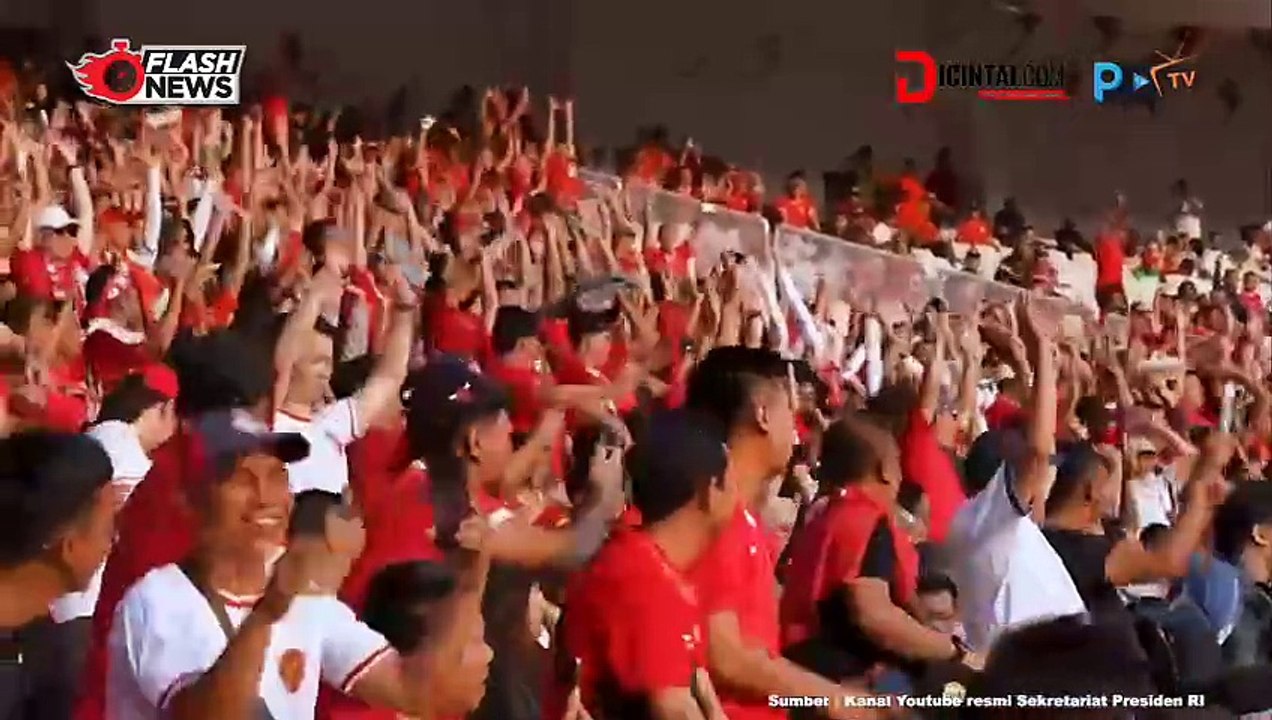 Presiden Jokowi dan Ibu Iriana Menyaksikan Laga Kualifikasi Piala Dunia 2026 Indonesia vs Iran di GBK