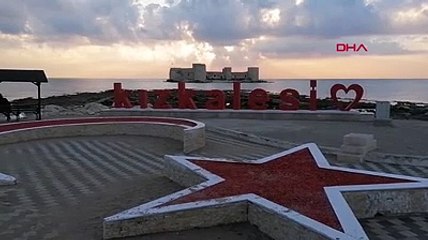 Kızkalesi’nde deniz suyu 100 metre çekildi! Gören şaşkına döndü