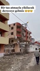 Resmen kartondan ev yapmışlar. Binlerce insan bu evler yüzünden can verdi