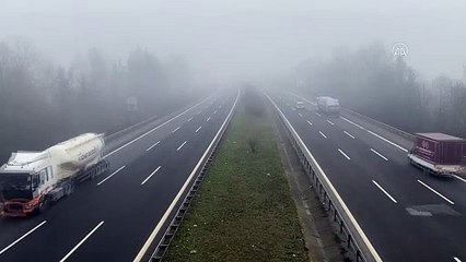 Anadolu Otoyolu'nda sis engeli! Mesafe 30 metreye düştü