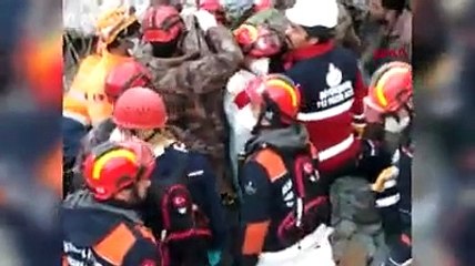 278 saat sonra enkazdan sağ çıkarıldı